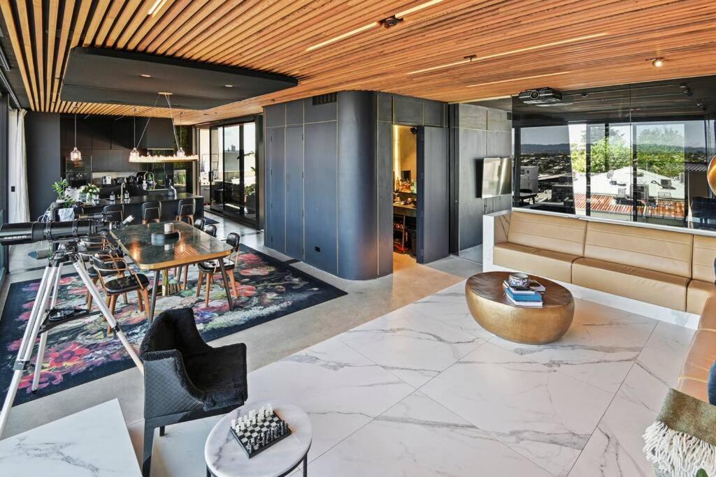 Entertainers Penthouse With 5 Bedrooms Pool & Spa Auckland Exterior photo